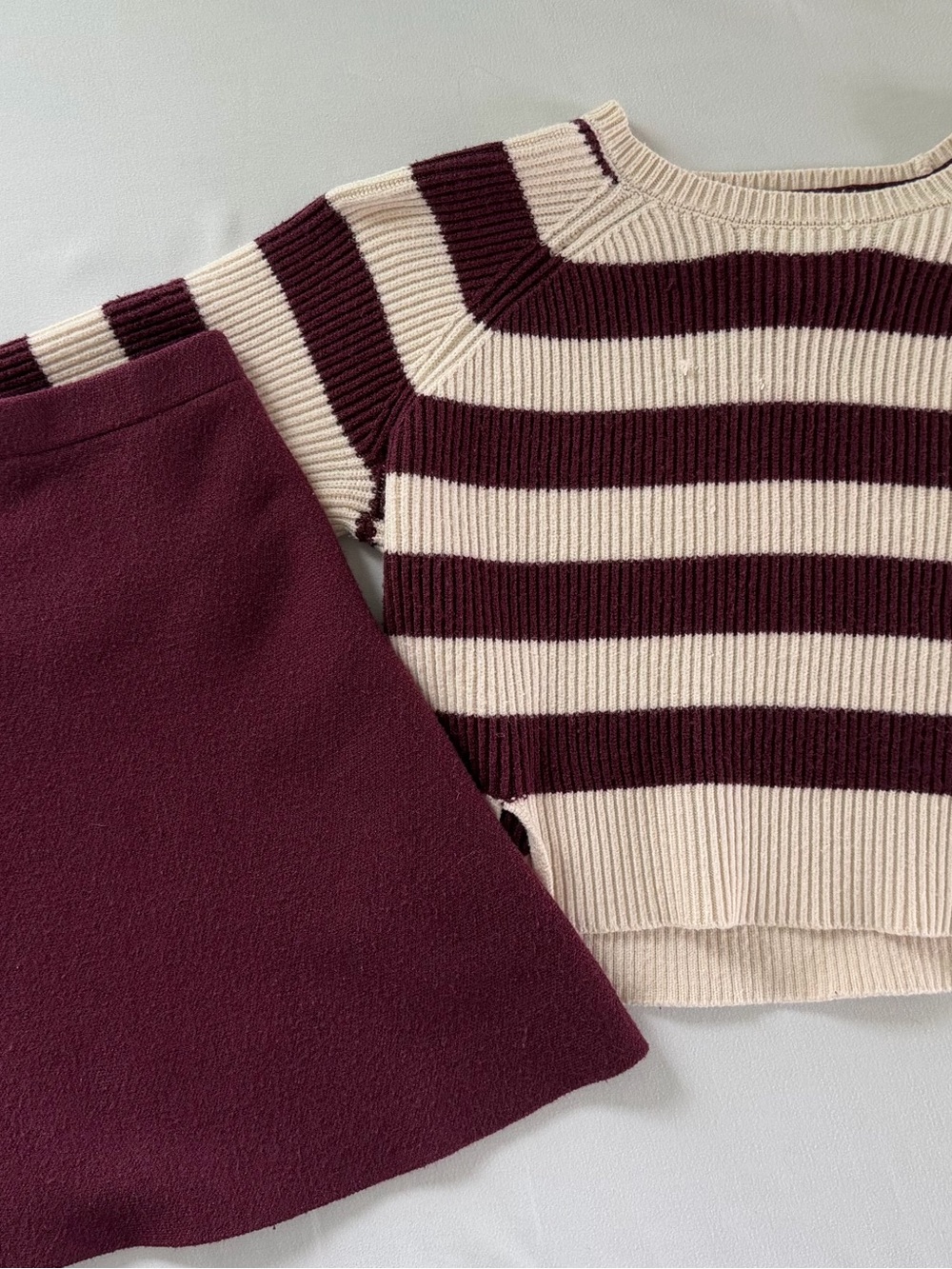 Rachel Zoe Cream & Burgundy Striped Knit Sweater & Skirt Set Size Large (10/12)